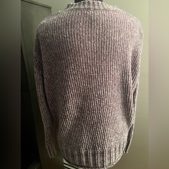 soft purple sweater - Picture 2 of 4